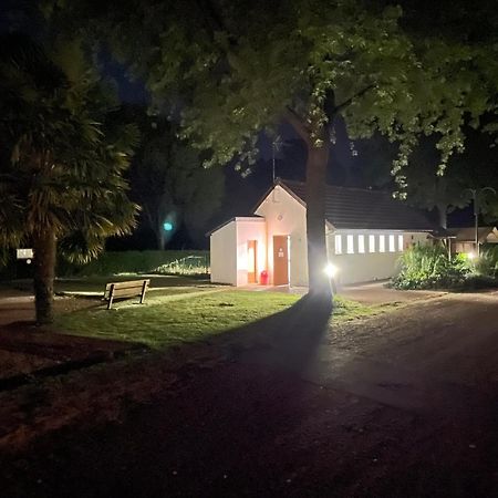 Camping Les Portes Du Perche Mamers Dış mekan fotoğraf